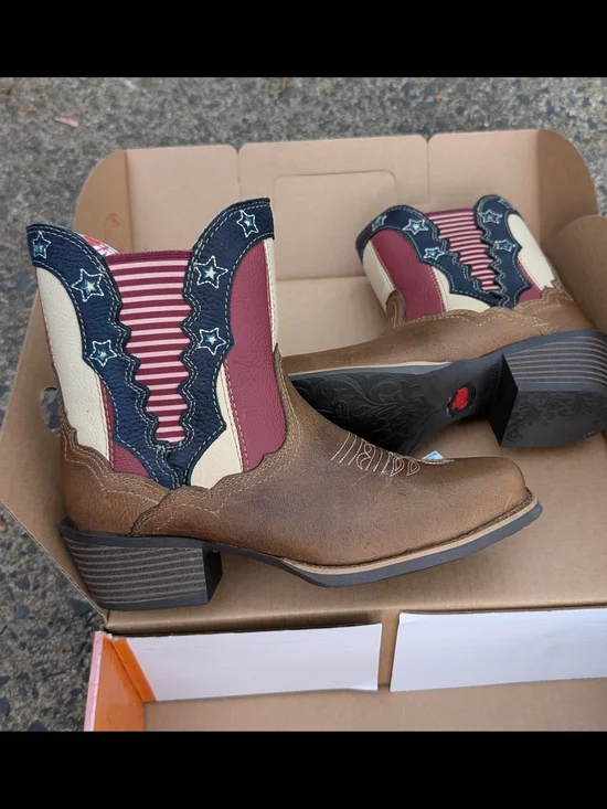 Justin Western Chellie Ankle Boots with Star-Spangled Design (new) - Picture 3 of 11